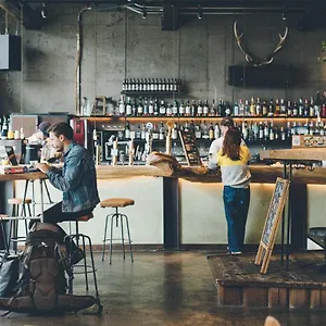 Vandrerhjem Nui. & Bar Lounge